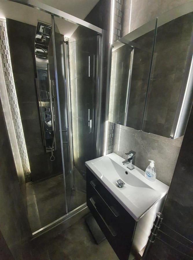 Monar City Center Apartment Free Parking Košice Exteriör bild